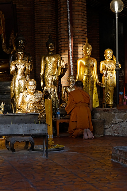 Wat Yai Chai Monkon-042